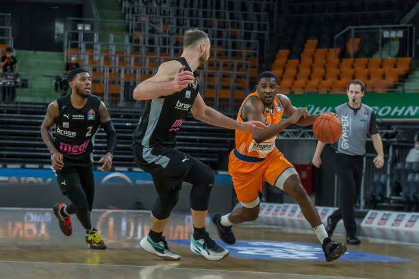 火箭队中显 火箭队中显